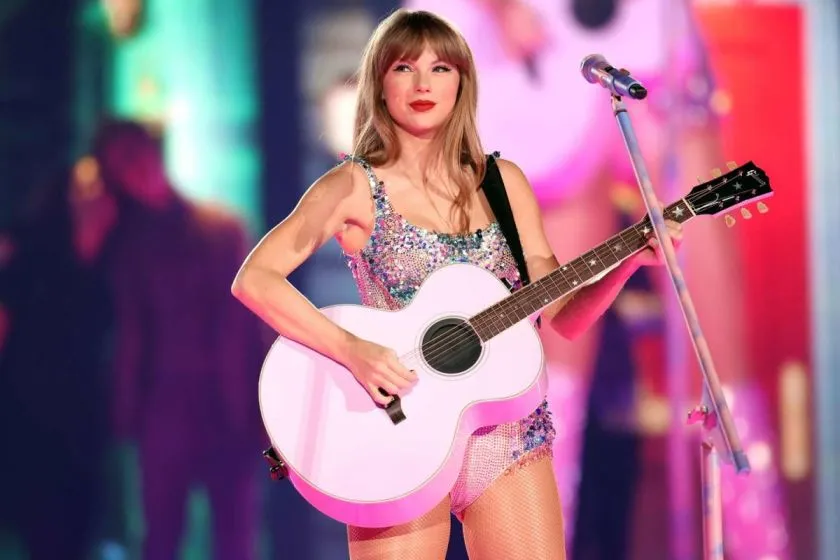 Taylor Swift Plays Two Tortured Poets Songs in Madrid Acoustic Set